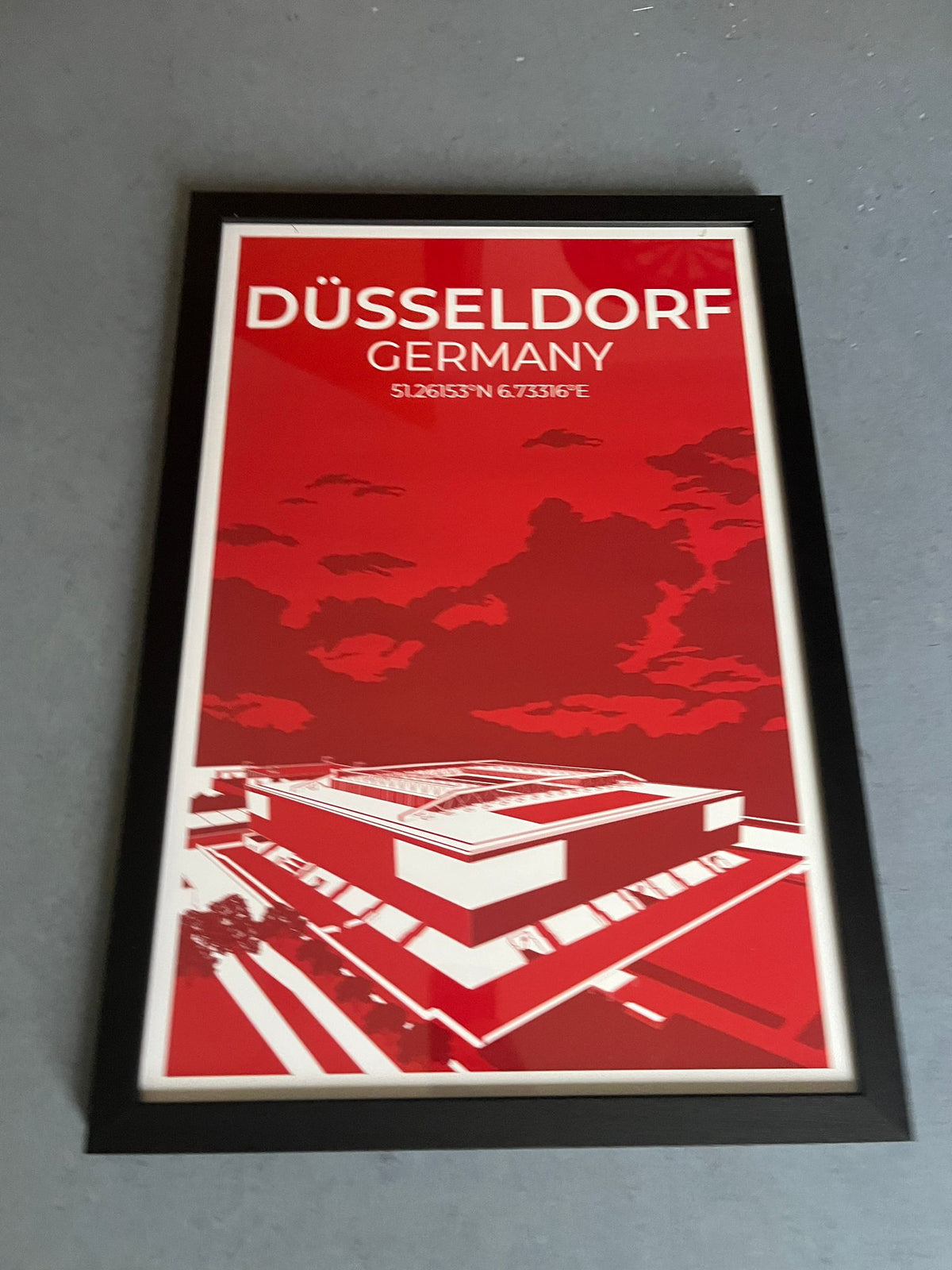 (B-Ware) Stadion Illustration Poster Düsseldorf, 60x40 cm, schwarzer Rahmen